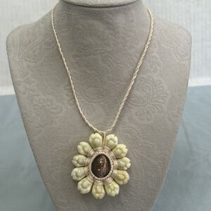 Vintage Hand Made Shell Choker Necklace Boho Beach Style